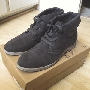 Indigo Rd Iraimee Dark Gray Faux Suede Booties 6.5